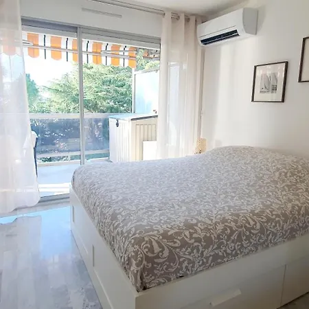 Lejlighed Beautiful 2-bedroom With Sea View In