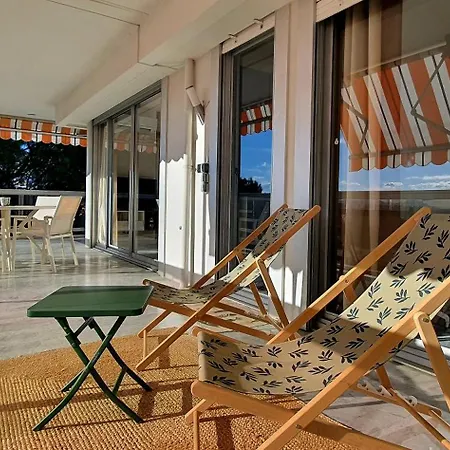 Lejlighed Beautiful 2-bedroom With Sea View In