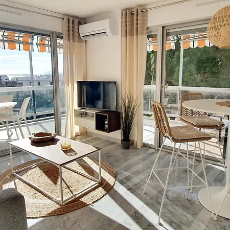 Beautiful 2-bedroom With Sea View In Lejlighed