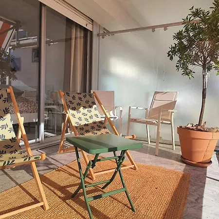 Beautiful 2-bedroom With Sea View In Apartmán