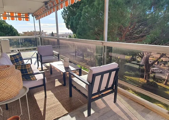 Lejlighed Beautiful 2-bedroom With Sea View In