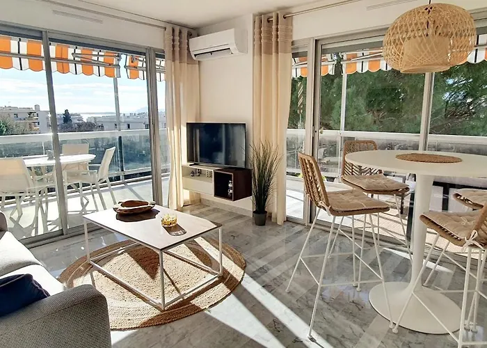 Beautiful 2-bedroom With Sea View In Lejlighed