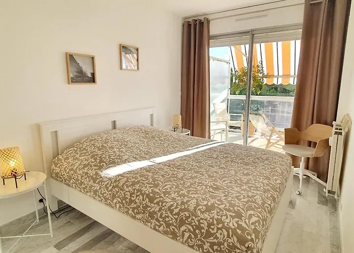 Beautiful 2-bedroom With Sea View In Lejlighed *