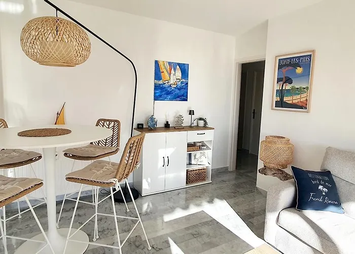 Beautiful 2-bedroom With Sea View In *